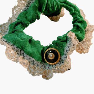 Green Lace  Armband Garter Saint Patricks Day Gold Black Button Luck of Irish
